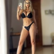 Farah Berlin slim top escort mature woman loves sensual latex adventures